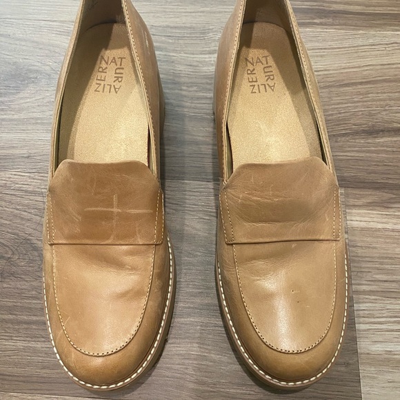 Tan Naturlizer Loafer size 10 - Picture 3 of 9